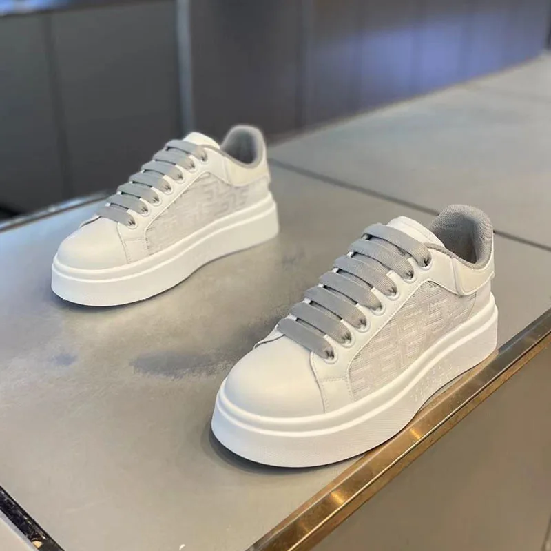 Nuove Sneakers Traspiranti da  - Mens Fashion Trends 2026 recensione e prezzo